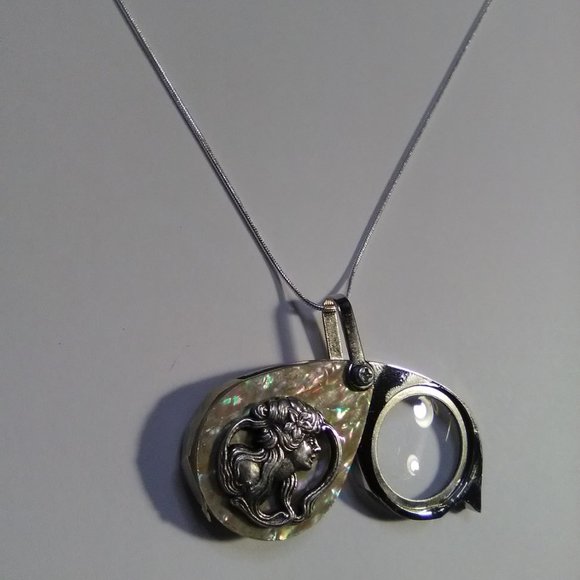 Magnifying Glass MOP Double-sided with Lady Face Jeweler's Loupe Pendant - Picture 6 of 8